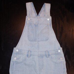 Old Navy Kids cut off denim overalls size small (6-7)